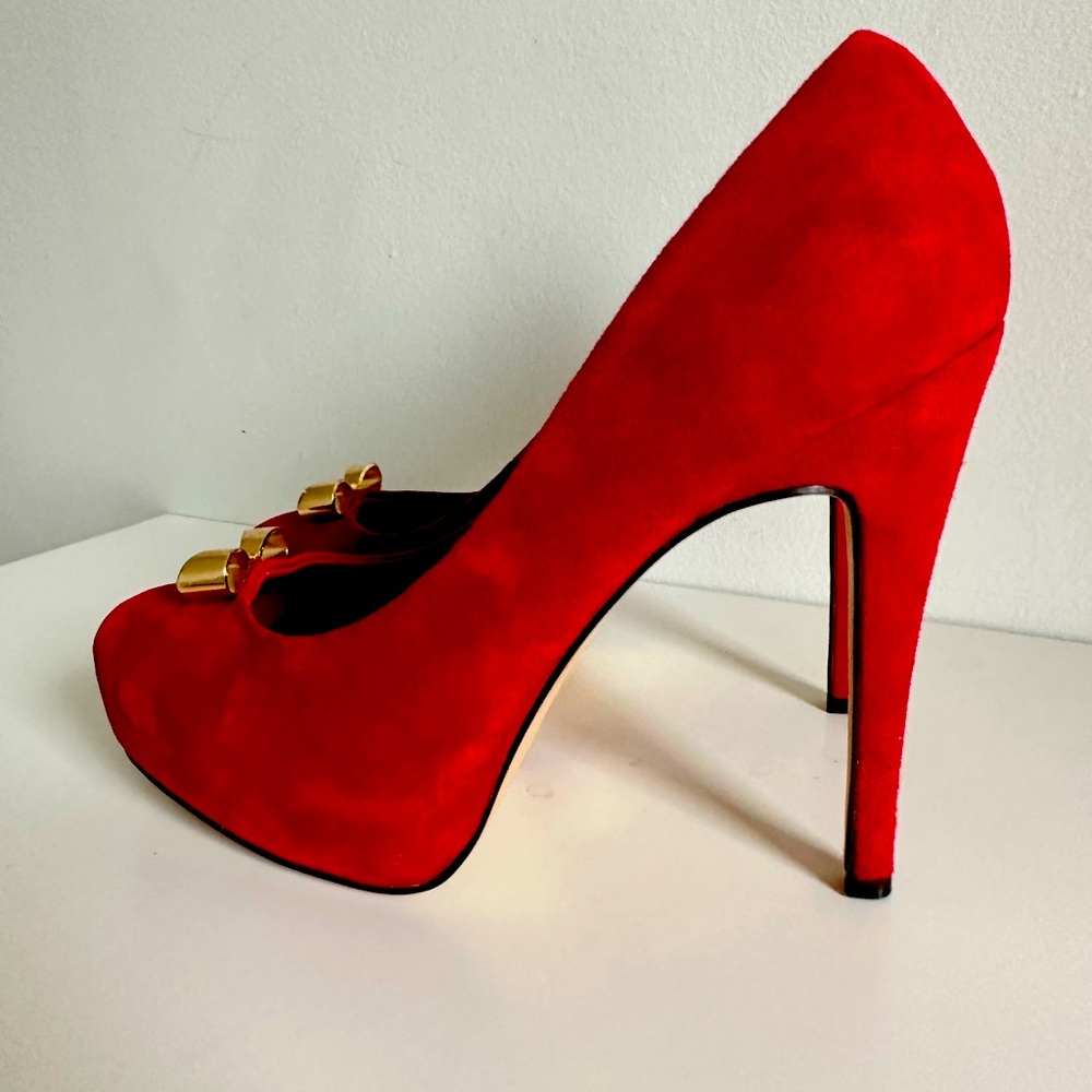 NEW DOLCE VITA Suede Red Bow Platform Pumps Heels